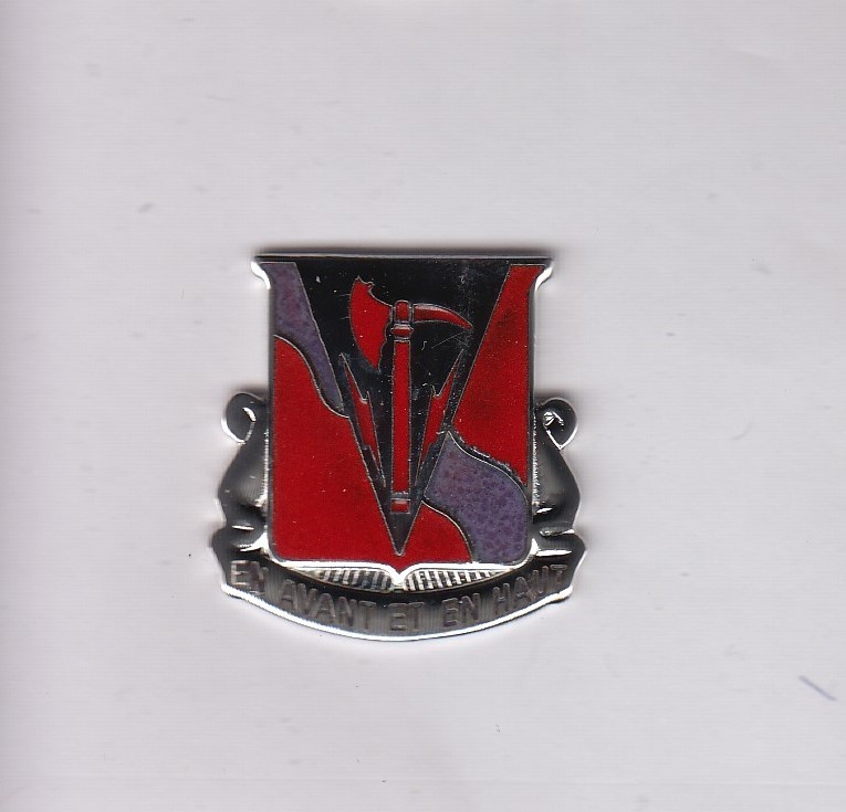 US Army 464th Engineer Battalion DUI crest c/b clutchback badge G-23
