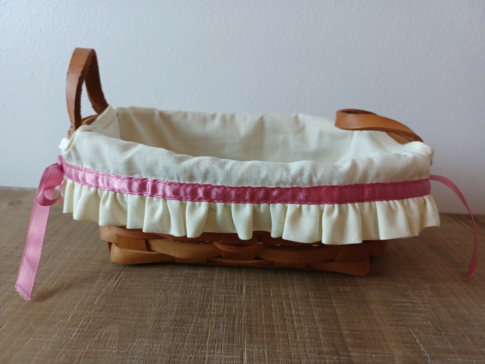 LONGABERGER 1990  Basket w/mauve Stripe Liner