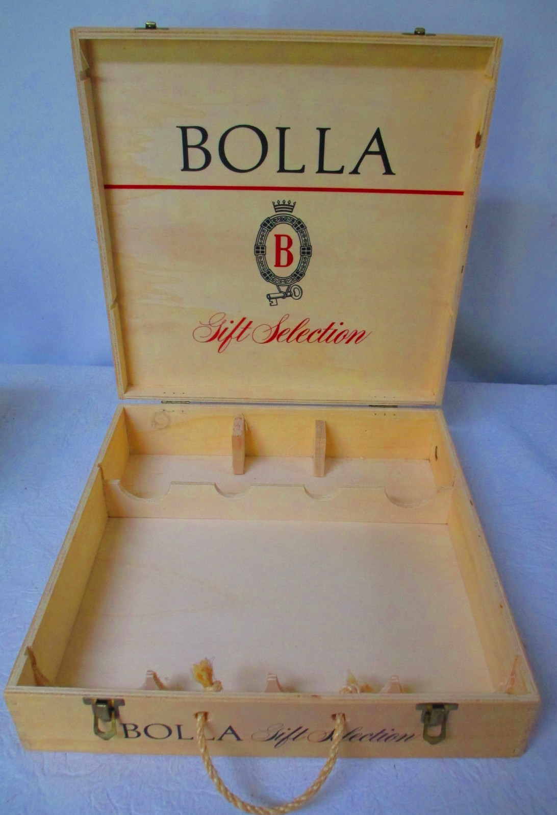 Bolla Gift Selection Wine Box - late 20th Century Empty Rope Handles