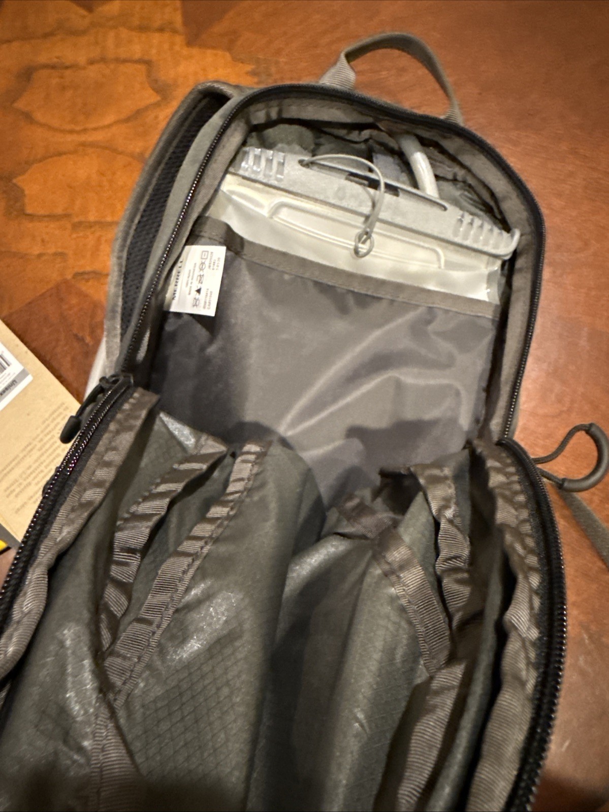 Merrell Crest 6L Hydration Pack Backpack Asphalt Gray NWT Bladder Included