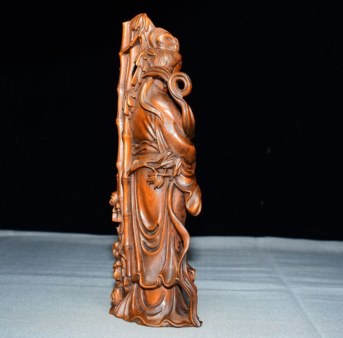 Exquisite Small Leaf Boxwood Beauty Ornament