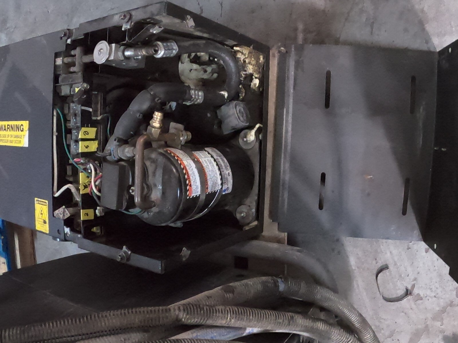 ComfortPro Diesel Auxiliary Power Unit + COMPRESSOR