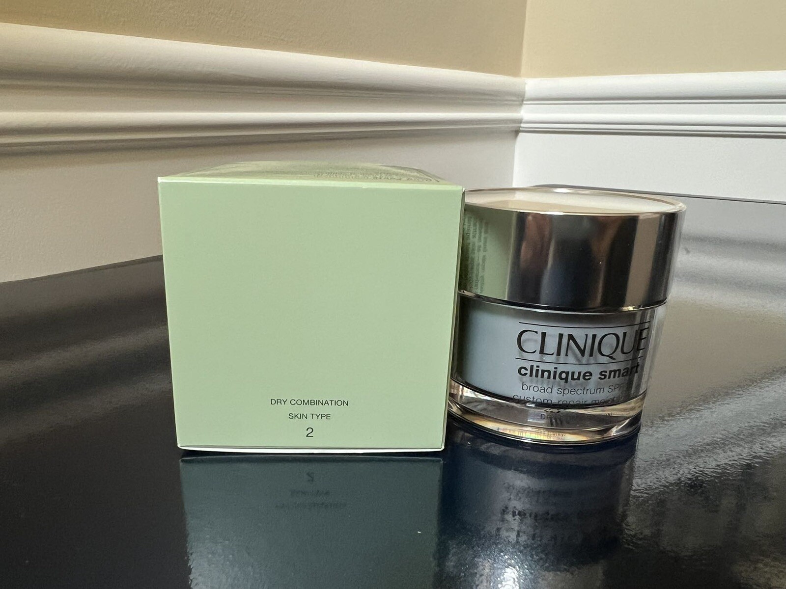 clinique smart custom-repair moisturizer spf 15 1.7oz 50ml New In Box