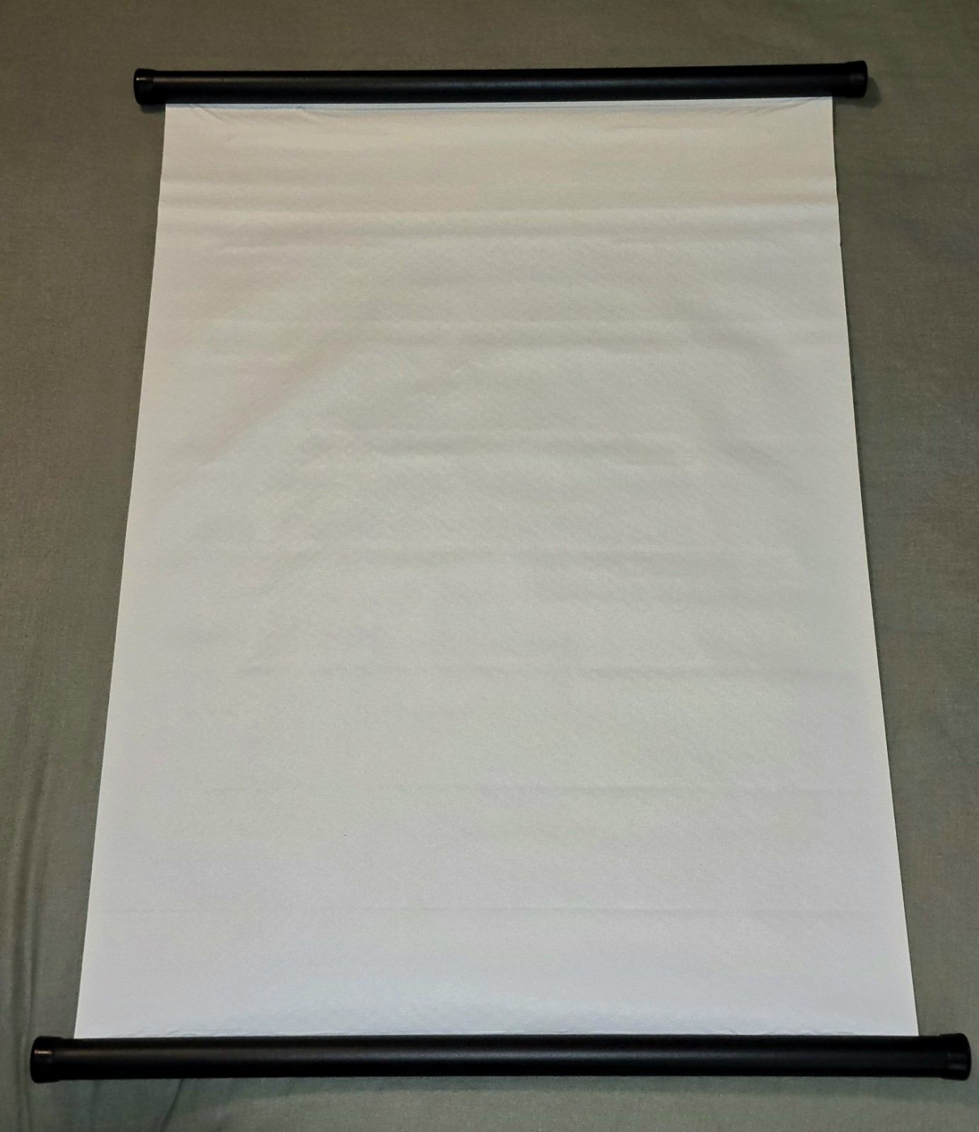 Vtg Small Projector Screen-21”x30”