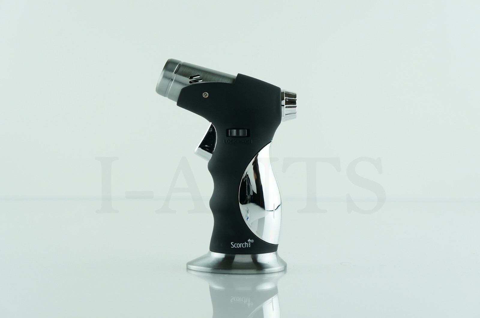 SCORCH REFILLABLE 4 FRAMES TORCH LIGHTER SOFT IGNITION AND CIGAR PUNCHER