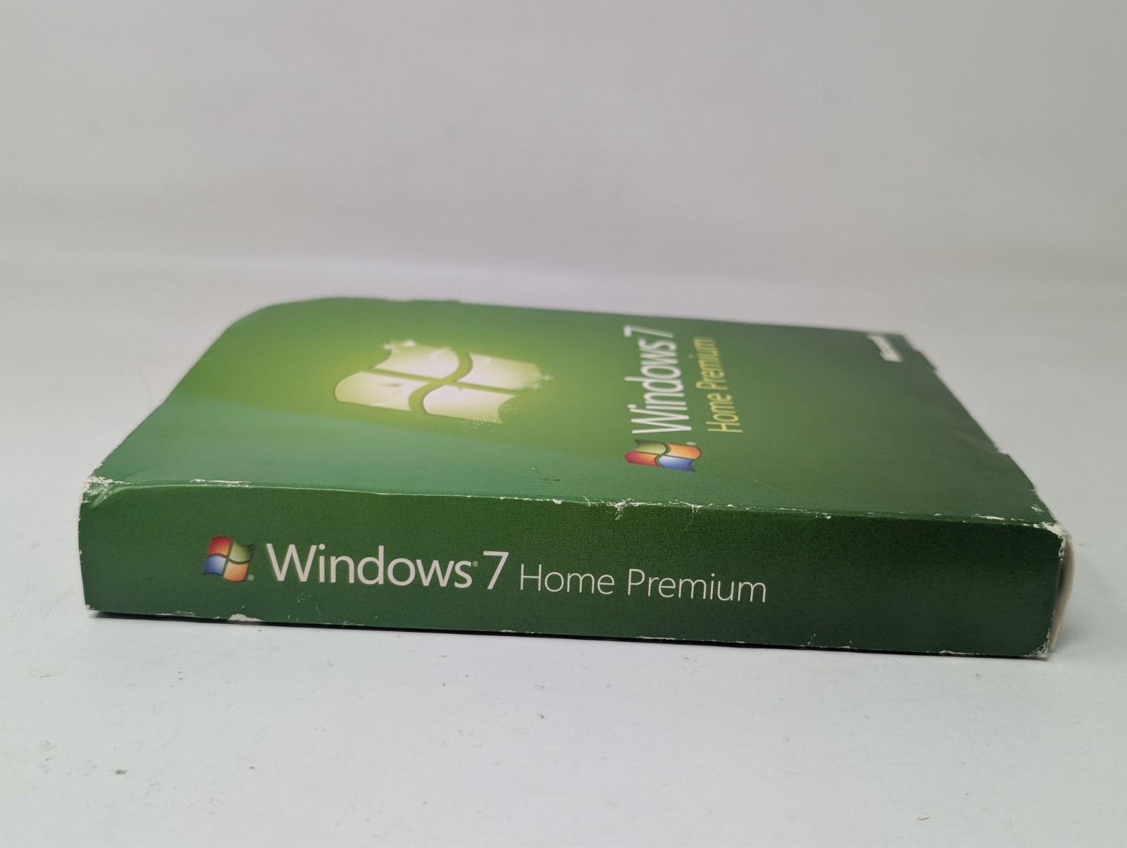 Microsoft Windows 7 Home Premium 32 Bit & 64 Bit DVDs Complete
