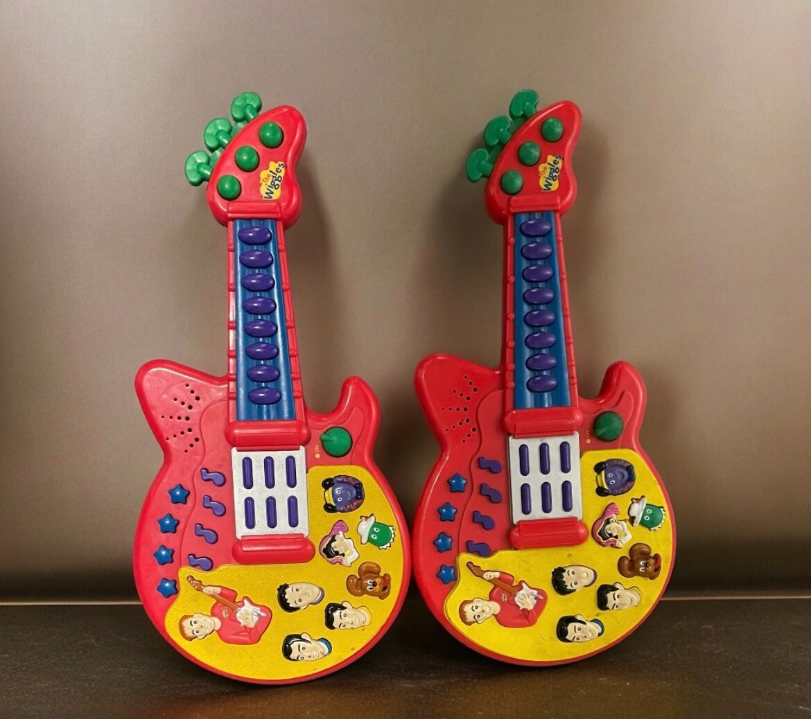 2 VTG 2003 Wiggles Guitar Musical Electronic Play Along Toy WORKS Spin Master