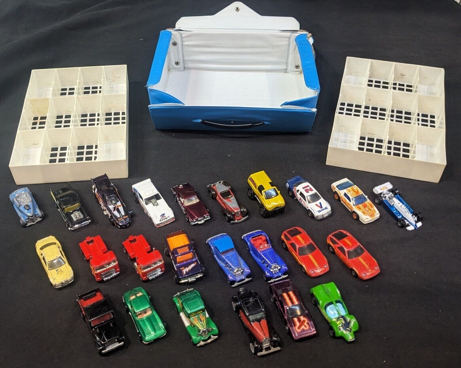1975 Hot Wheels Collector Carry Case with 24 Hot Wheels Cars from 1975 to 1983