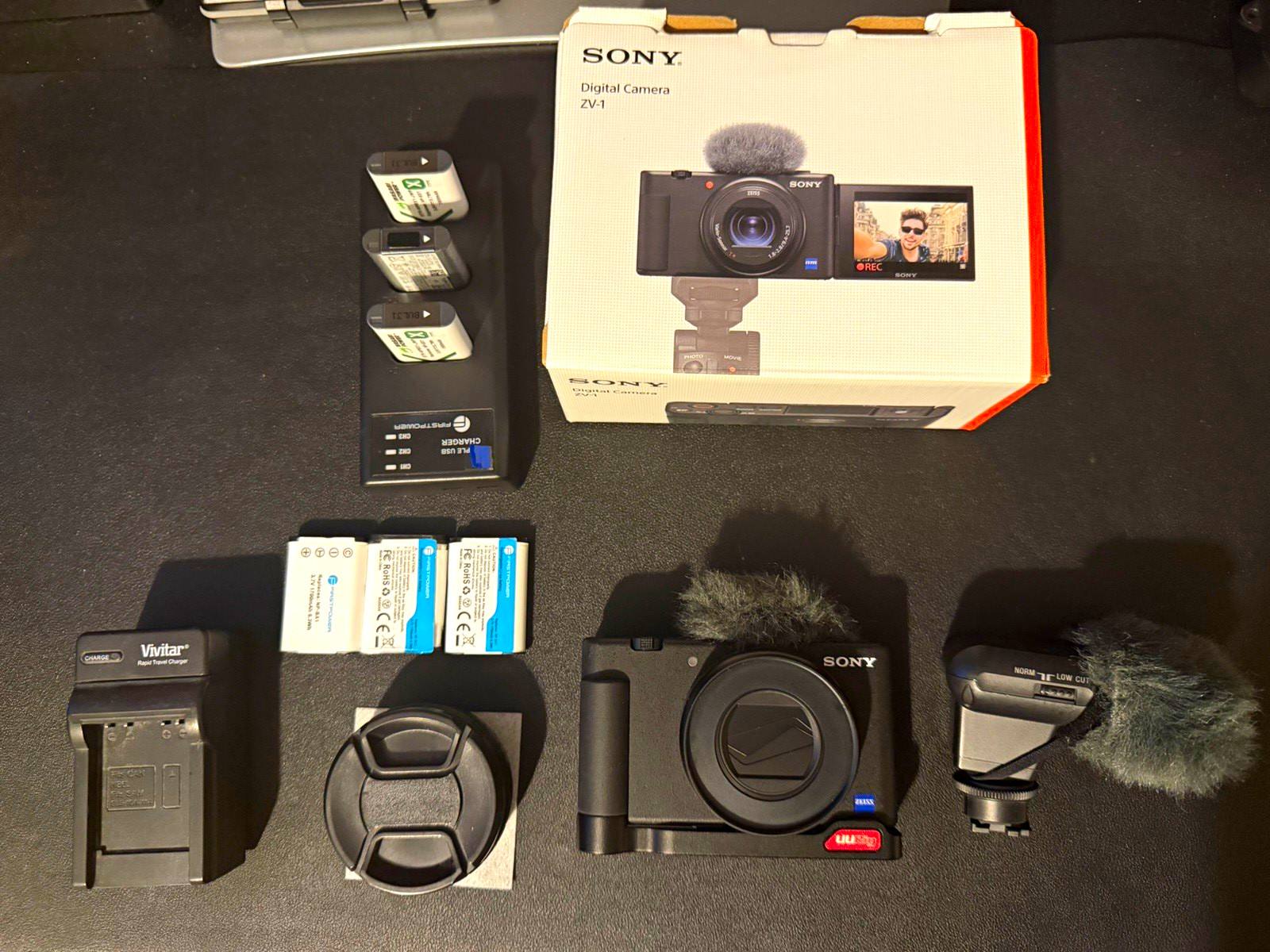 Sony ZV-1 Digital Camera Bundle w/ ECM-XYST1M Stereo Mic, Batteries, Box & lens