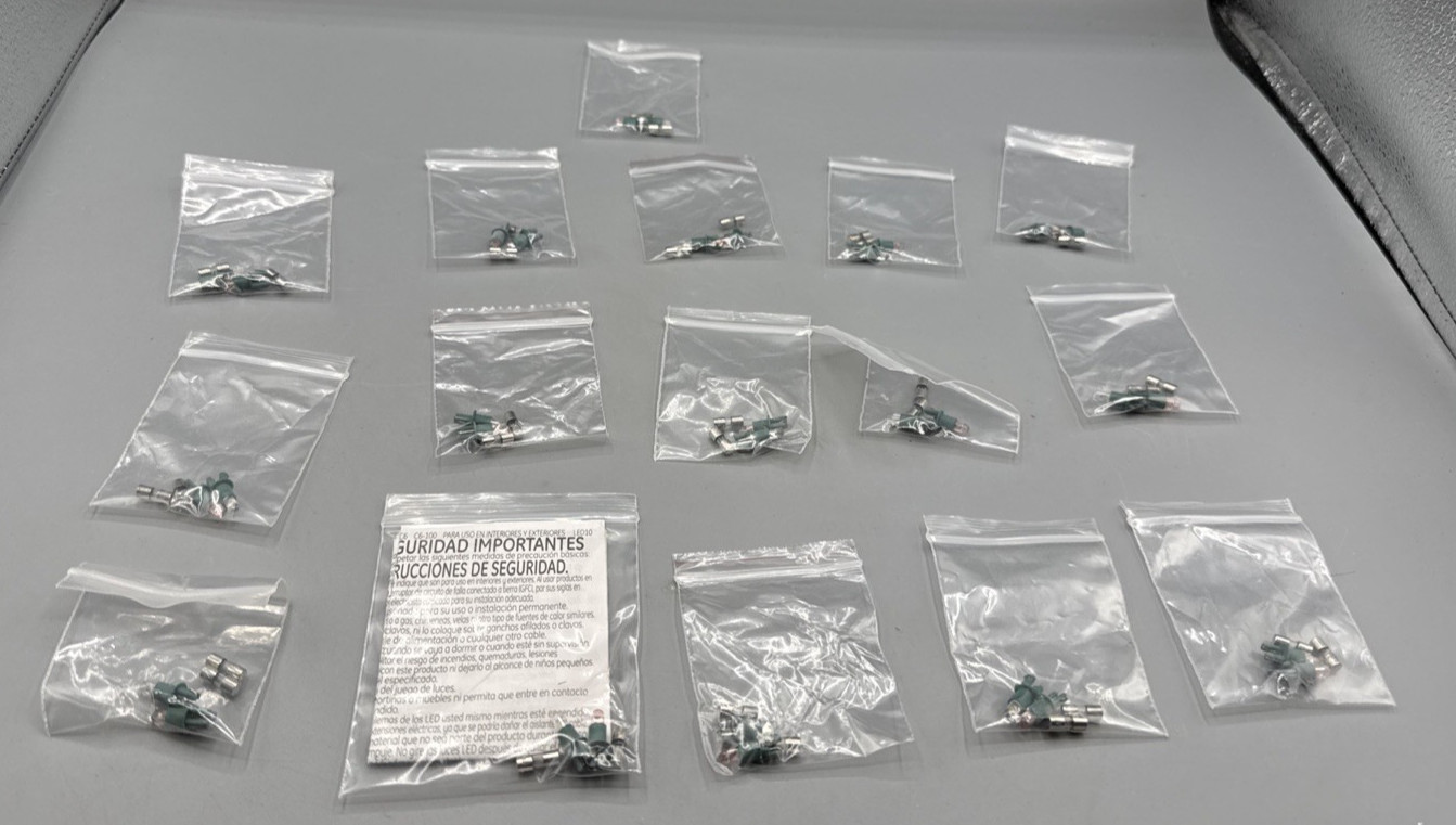 32 Mini Christmas Light Fuses & 32 Light Replacement Fuses String Lights, 3 AMP