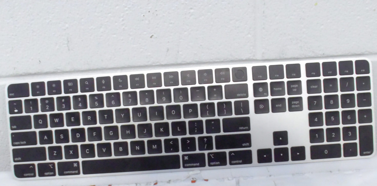 Apple Magic Keyboard w/Touch ID for Apple silicon Mac (lighting version) Black