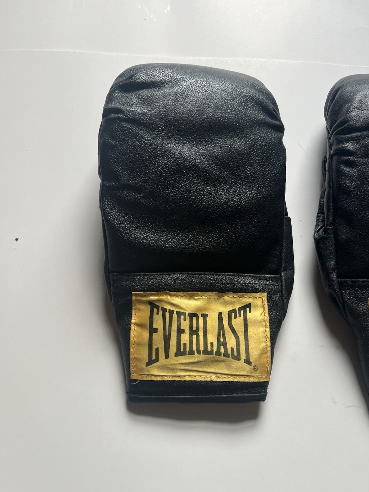 Everlast Boxing Gloves S/M Preowned Excellent Condition