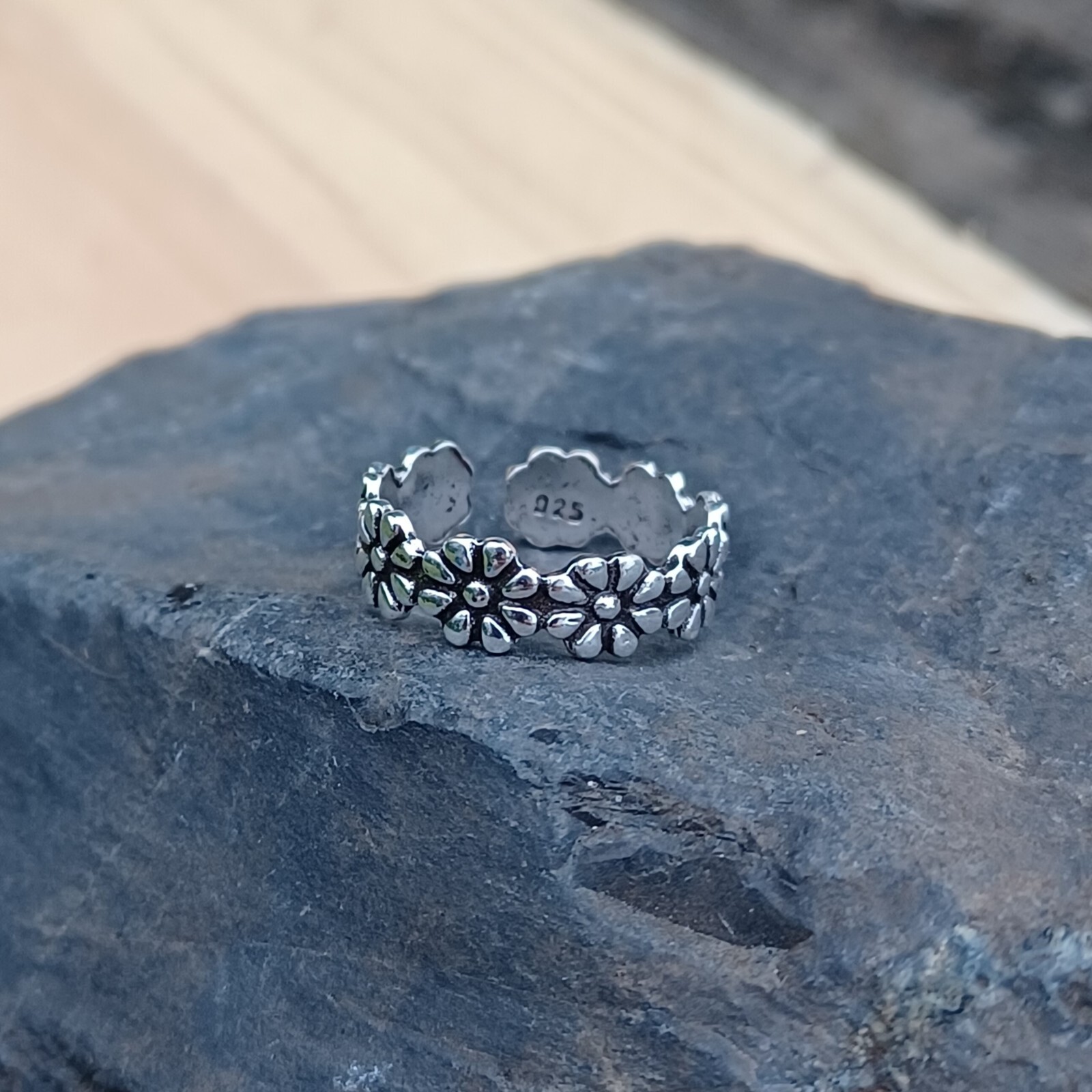 Adjustable Sterling Silver Funky Flowers Toe Ring