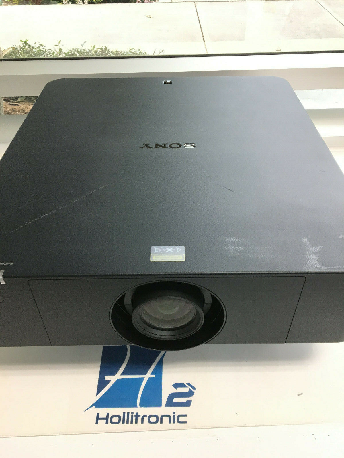 Sony VPL-FHZ65 Black Laser Light Source Projector *PARTIAL YELLOW DISPLAY*