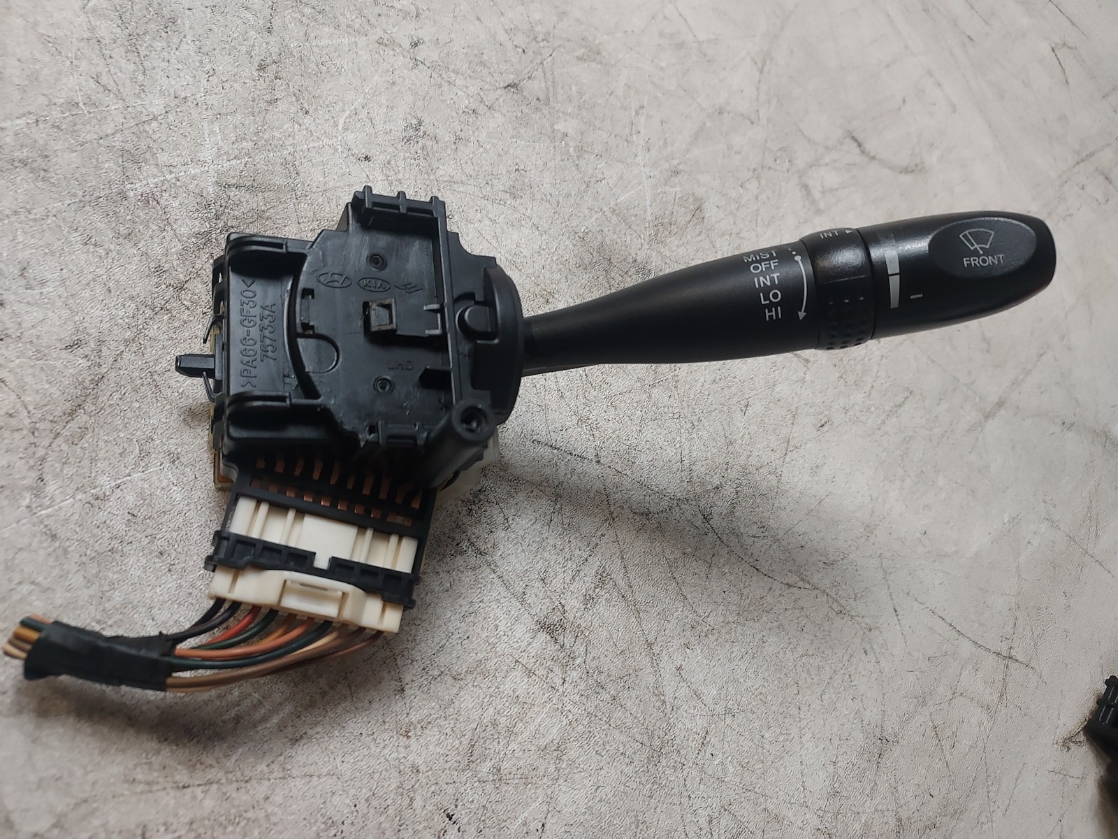 2008-2011 Hyundai Accent Column Wiper Switch w/o Rear OEM 75733a