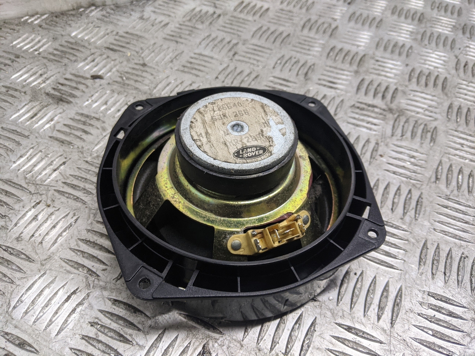 RANGE ROVER DSE 1997 DOOR SPEAKER (FRONT DRIVERS SIDE)