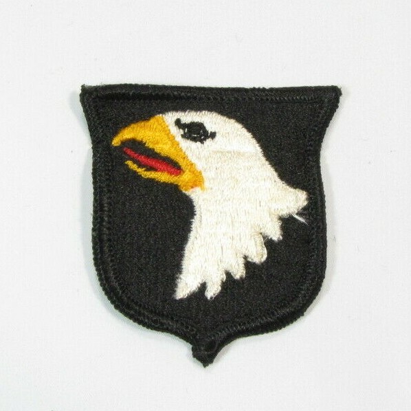 Single (One) New Military US Army 101 Airborne Eagle Shoulder Patches dtd 81 5C2