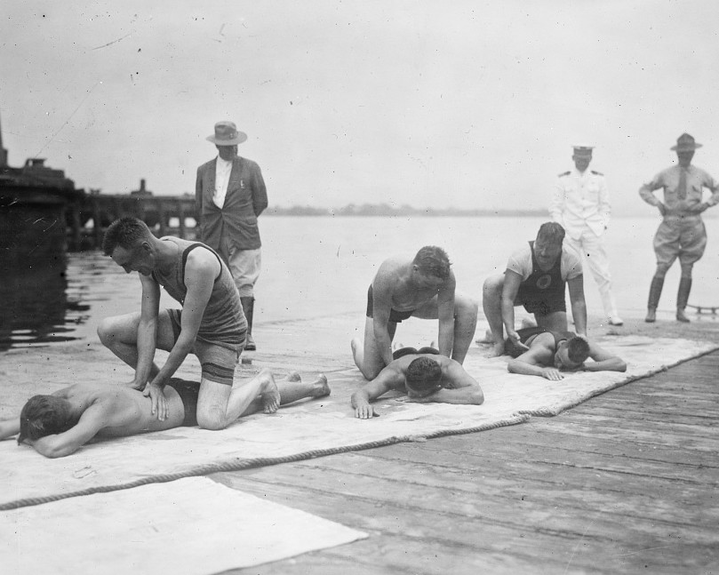 Red Cross teaches life-saving measures to sailors at Pearl Harbor Photo Print