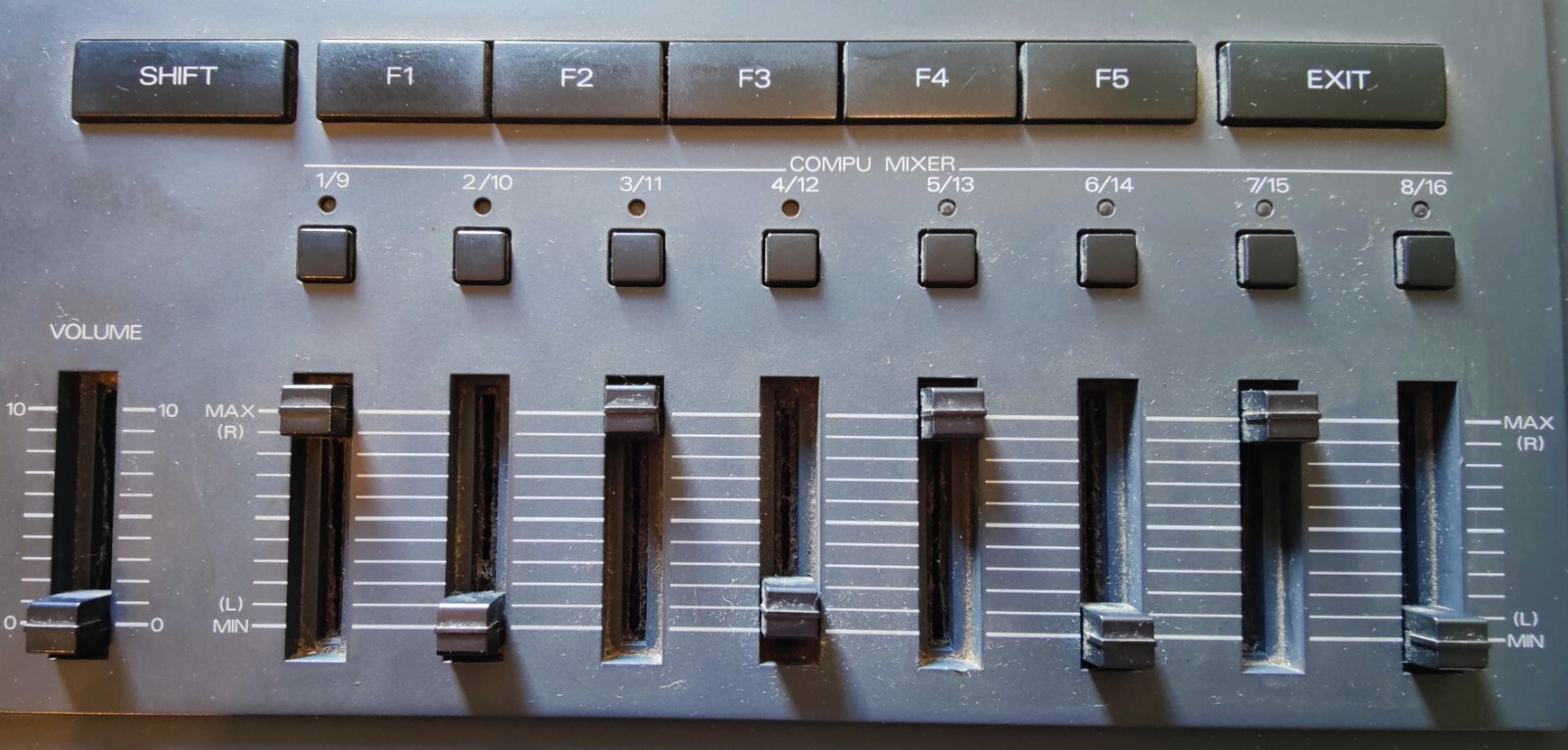 Roland MV-30 Studio M