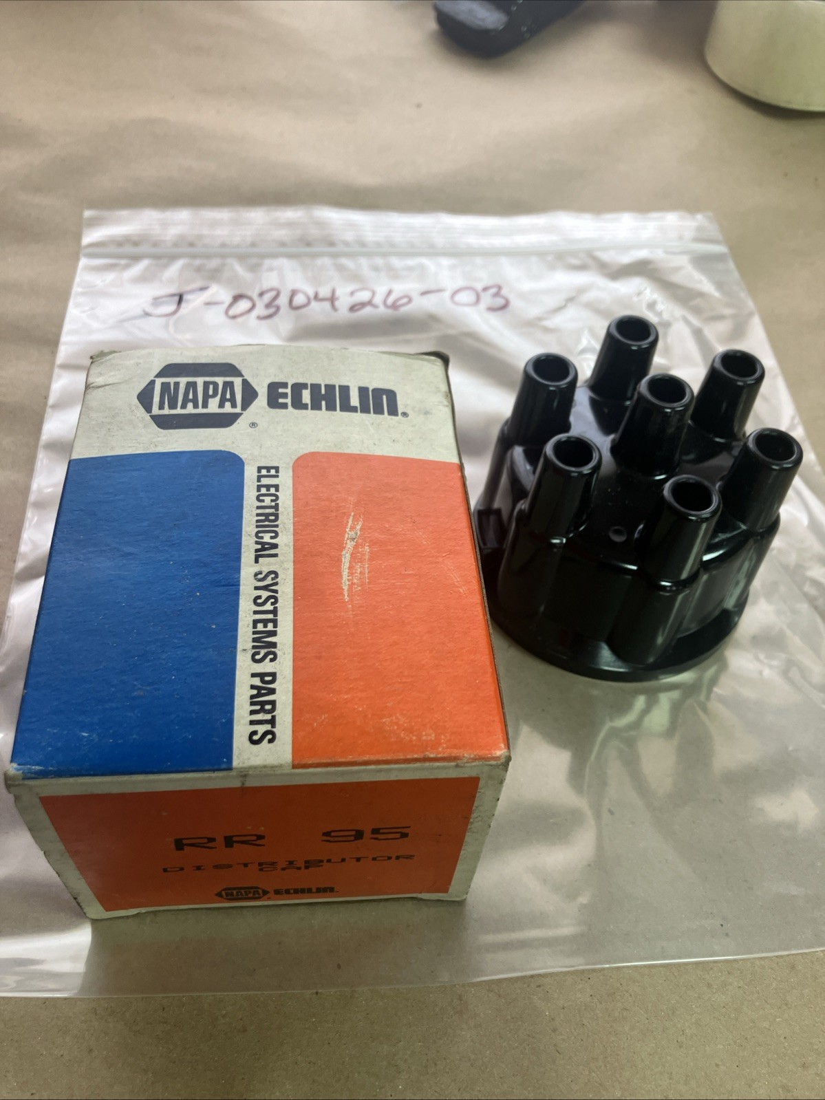 NAPA RR95 Distributor Cap Vintage NORS NOS
