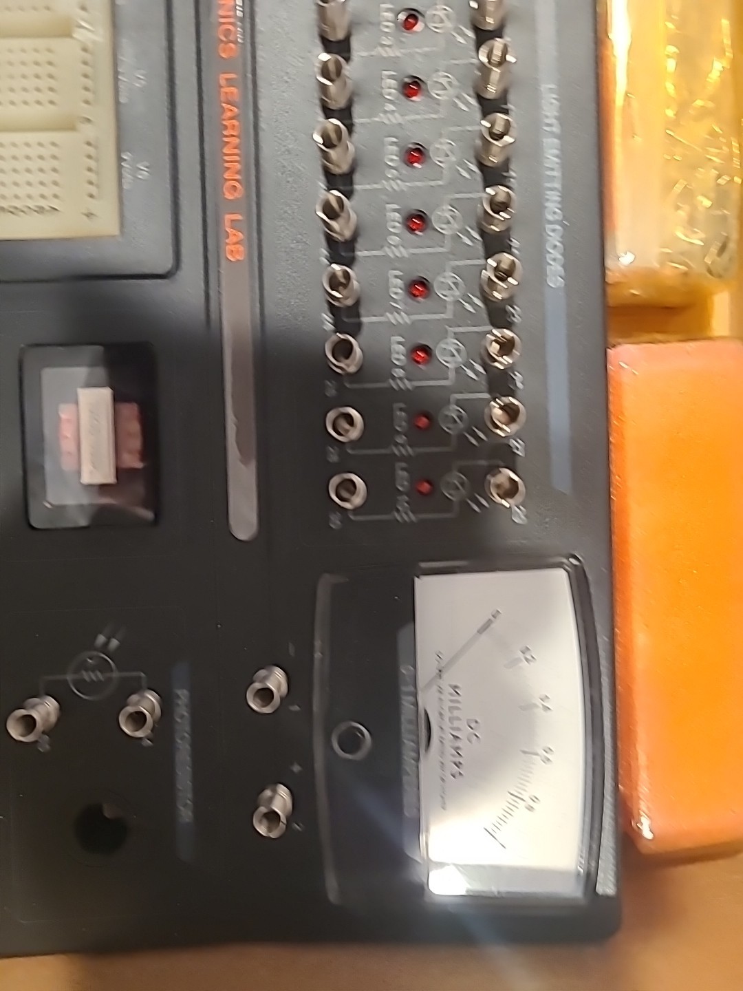 RadioShack Electronics Learning Lab Model 28-280 With Two Workbooks