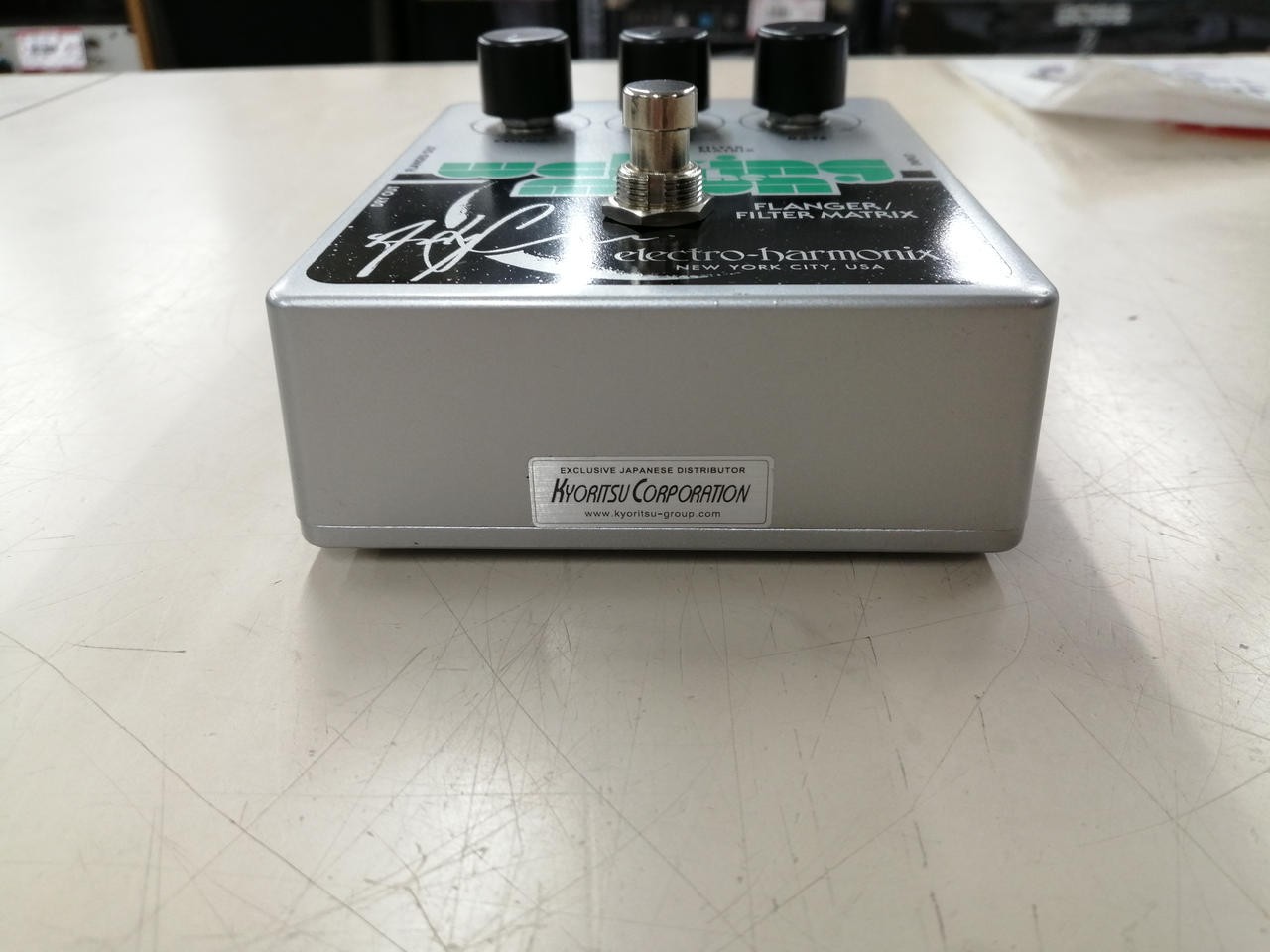 ELECTRO-HARMONIX WALKING ON THE MOON Effects Pedal