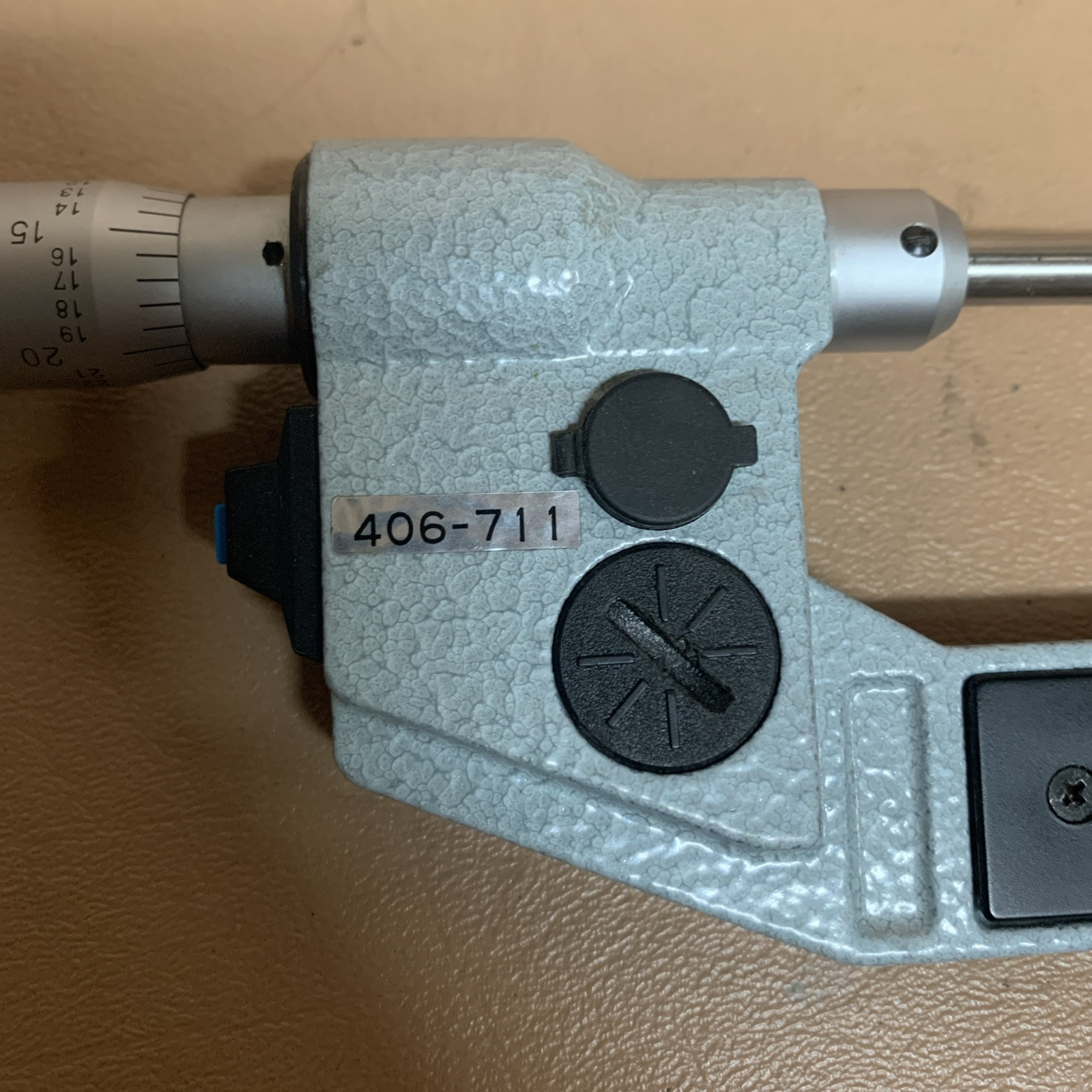 Mitutoyo 0-1", 406-711 micrometer and Metric Digital