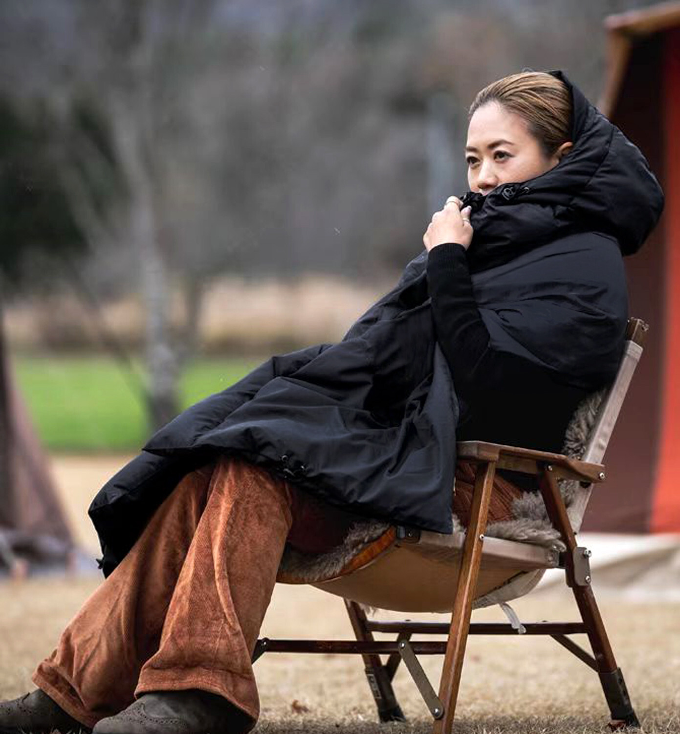800-fill power down shawl, reversible for use. Suitable for various environments