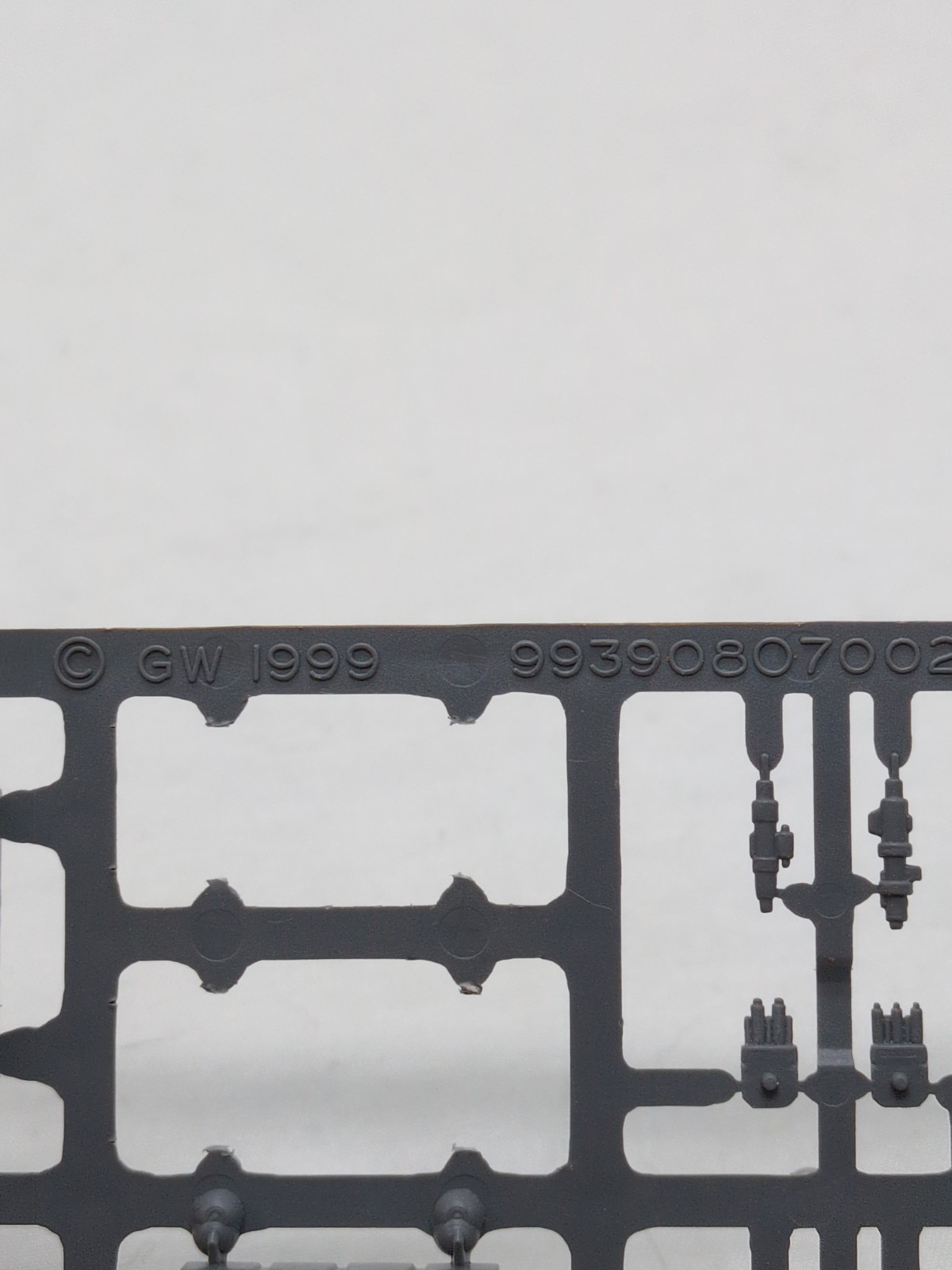 *Incomplete* 1998 Battlefleet Gothic Imperial Cruiser Sprue