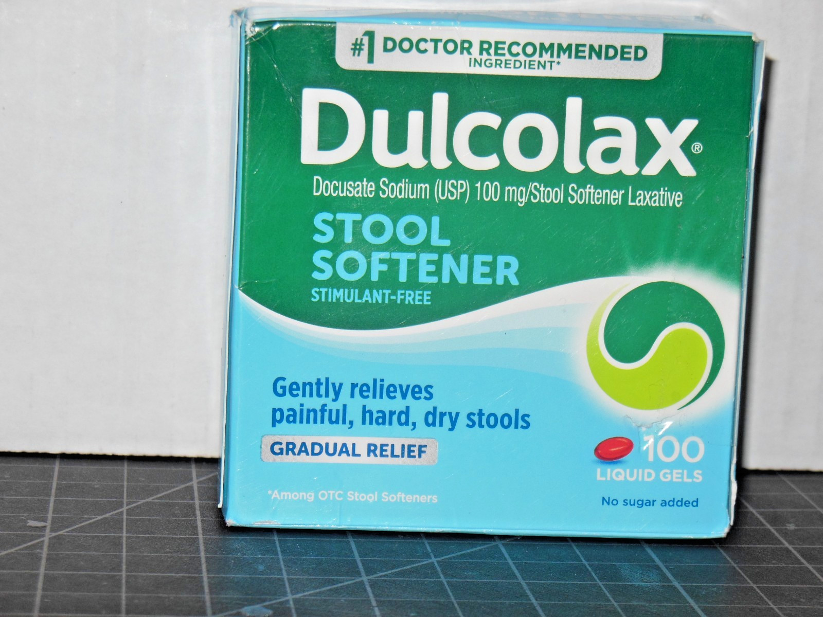 Dulcolax Stool Softener Docusate Sodium 100 Liquid Gels Ex 4/2027+ box  damage