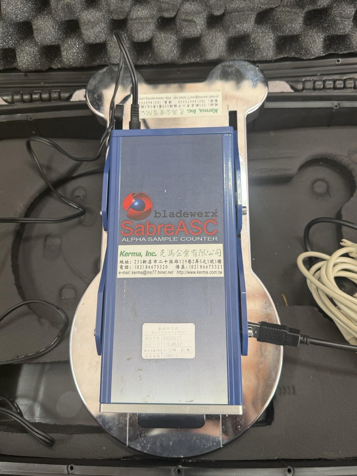 Bladewerx SabreASC Alpha Sample Counter w/ Stage Case Cables Power On