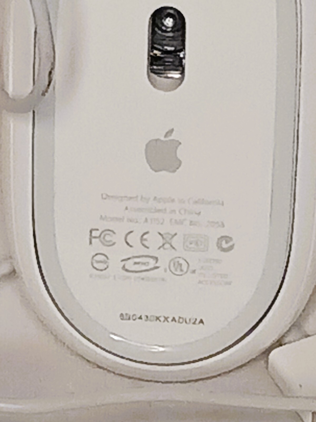 Apple White Mighty USB Wired Optical Mouse A1152