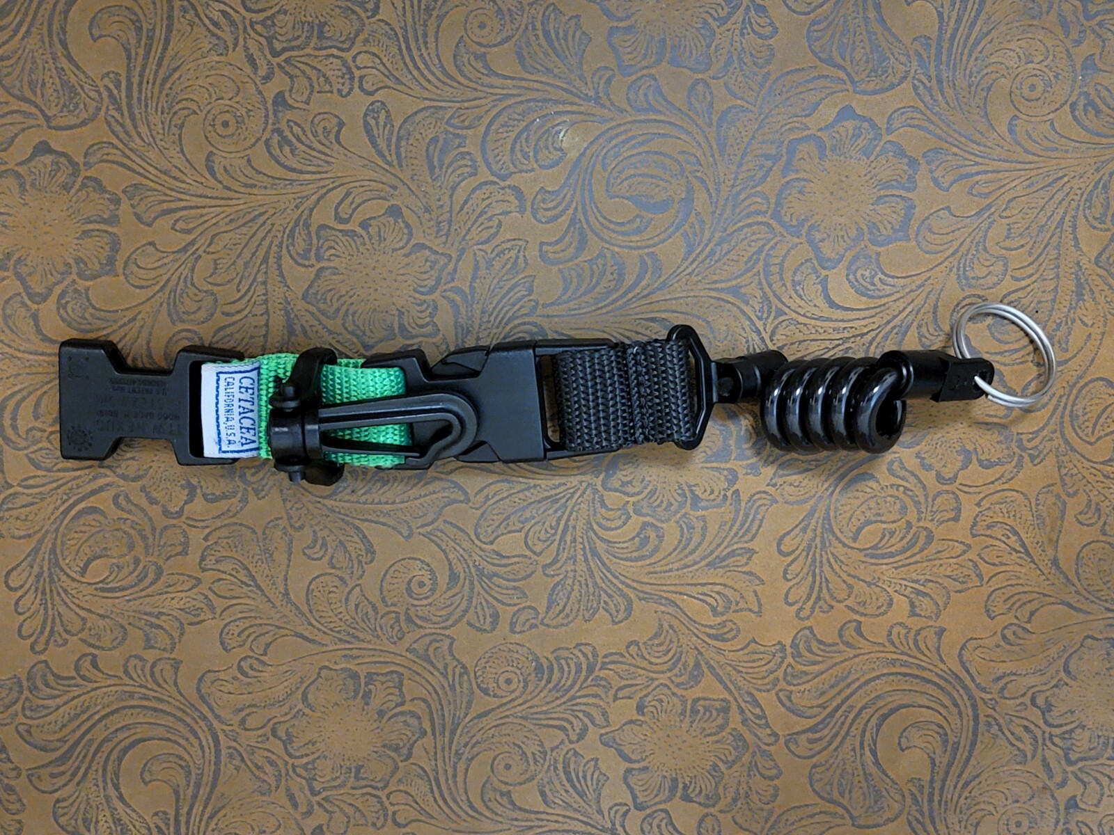 Cetacea - Coiled Green Quick Release Stretch Elastic Lanyard - Scuba Diving അ