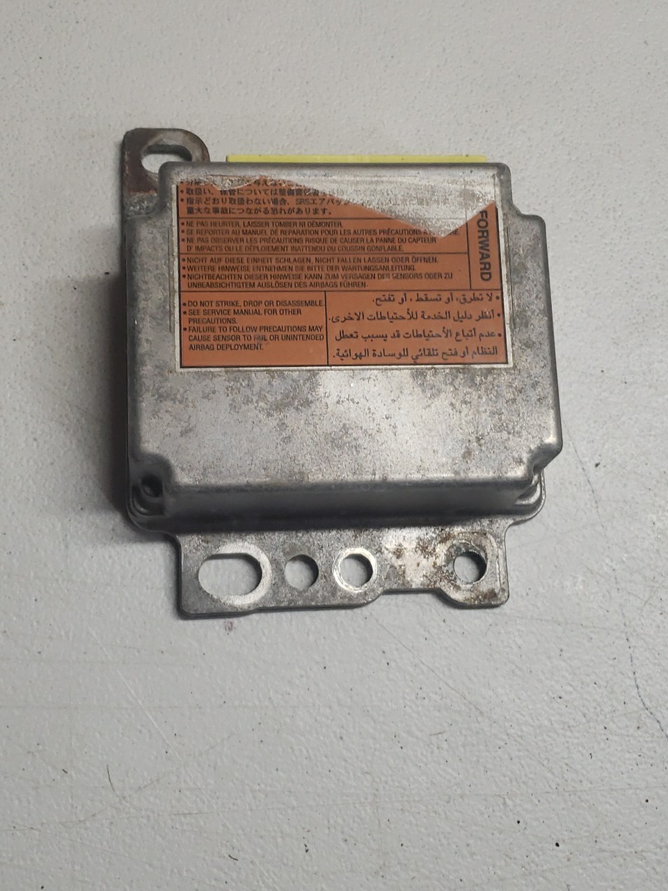 2004-08 NISSAN MAXIMA Bag Control Modue 98820ZK01A Has Wear From Use