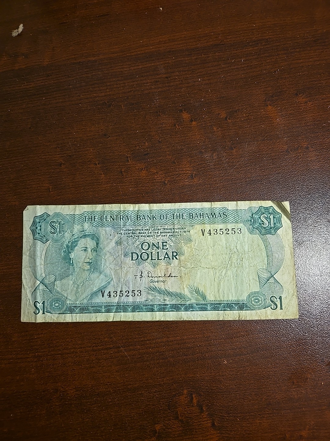 L.1974 BAHAMAS ONE DOLLAR NOTE - p35 Circulated