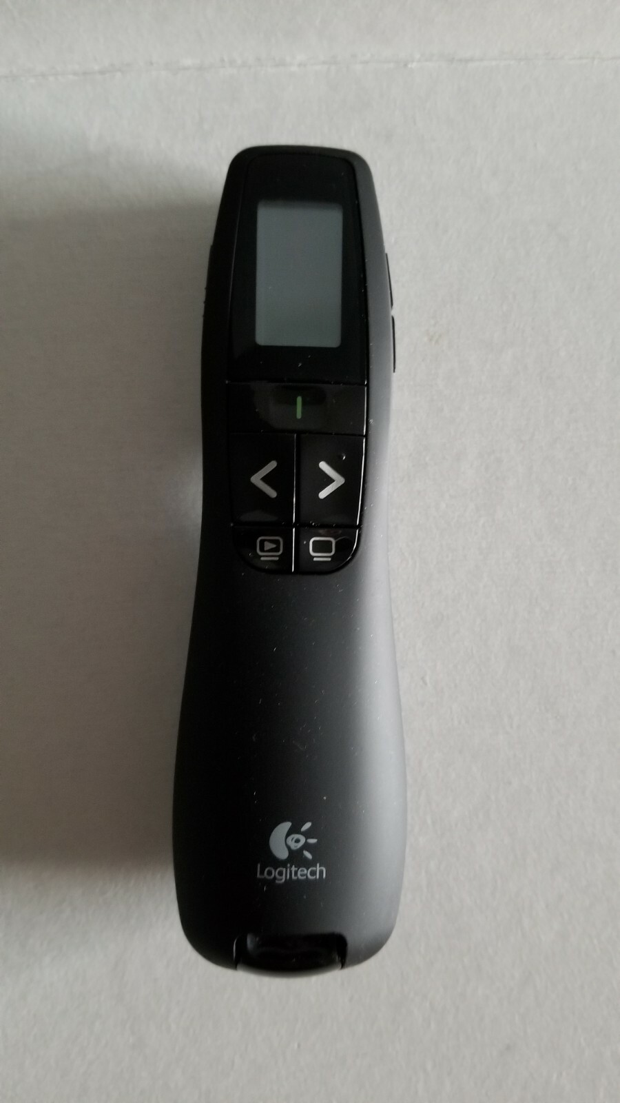Logitech Professional Wireless Presenter w/Green Laser Pointer 100ft Projection