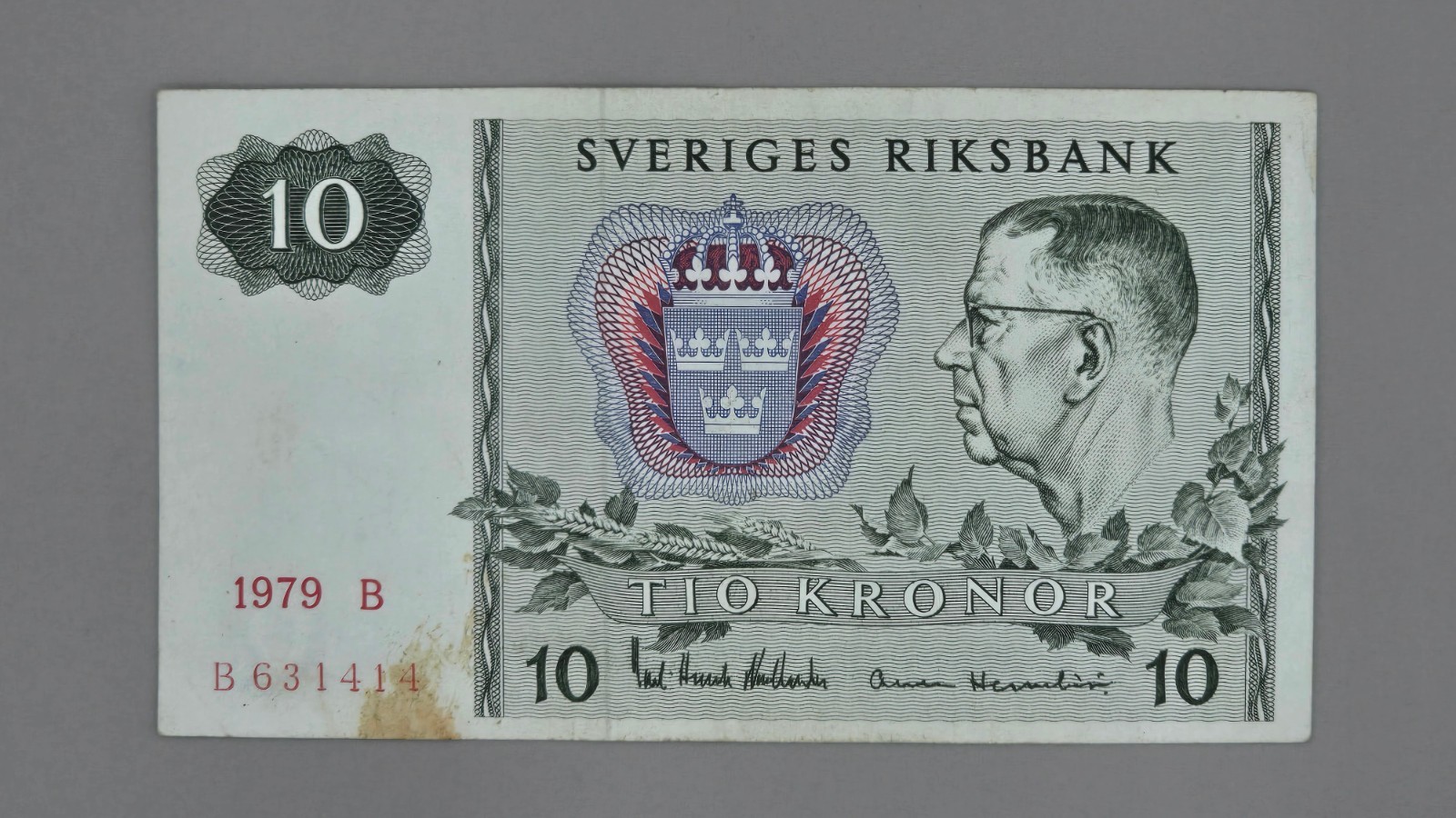 SWEDEN 10 Kronor 1979 P-52d3 King Gustaf VI Adolf Swedish Banknote F B/B631414