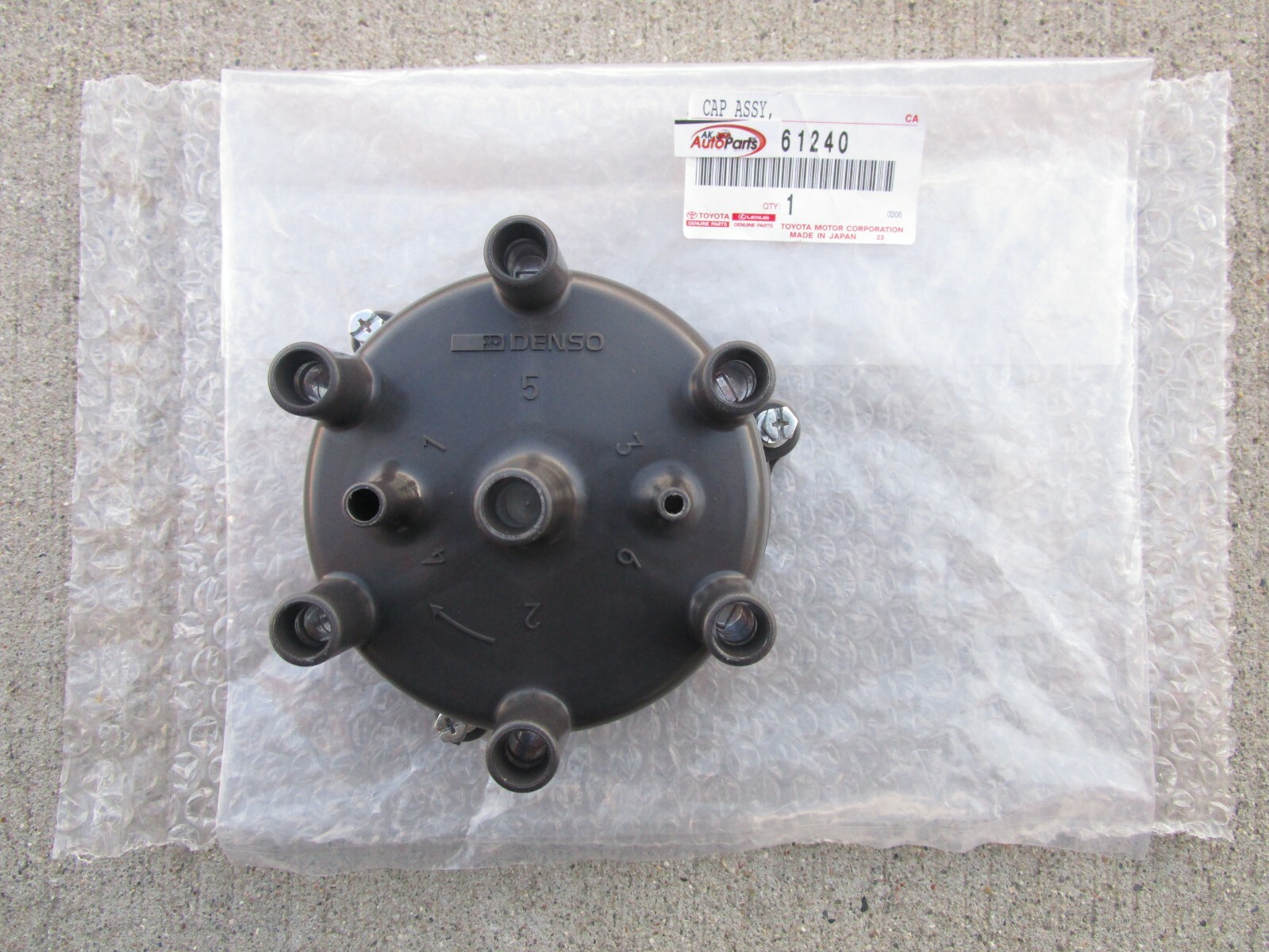 FITS: 81 - 87 TOYOTA LAND CRUISER FJ60 4.0L V6 2F DISTRIBUTOR CAP OEM BRAND NEW