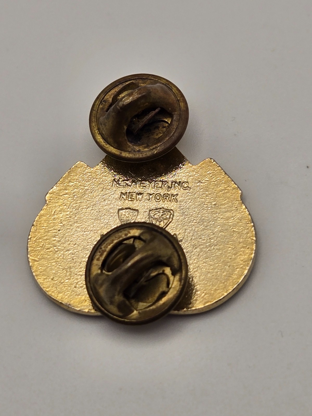 Vintage Army DUI Pin - "Victory Through Skill" Maneuver Support Center
