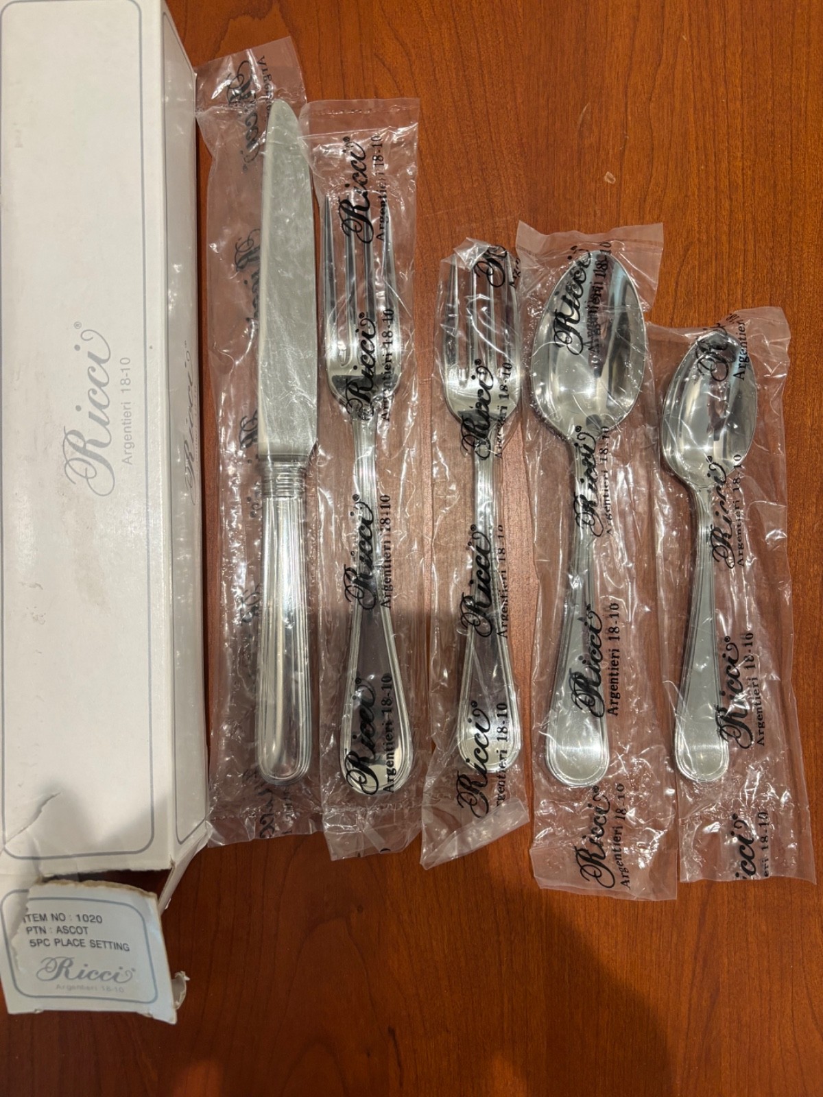 Ricci ASCOT 5 pc place setting NEW IN BOX