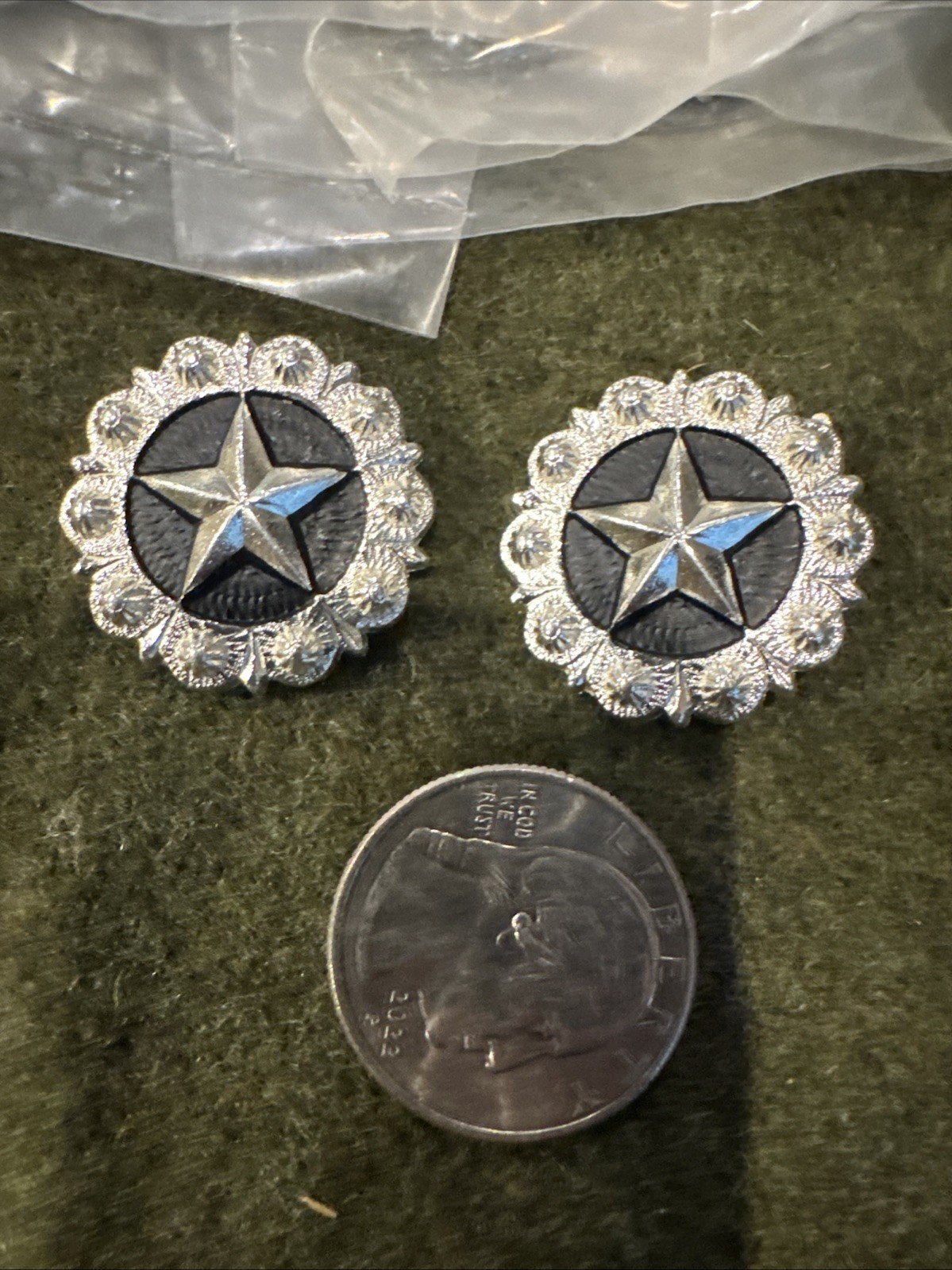Lot Of 9- 1” WESTERN SADDLE HORSE TACK STAR BERRY CONCHOS screw backs Blk/Silver