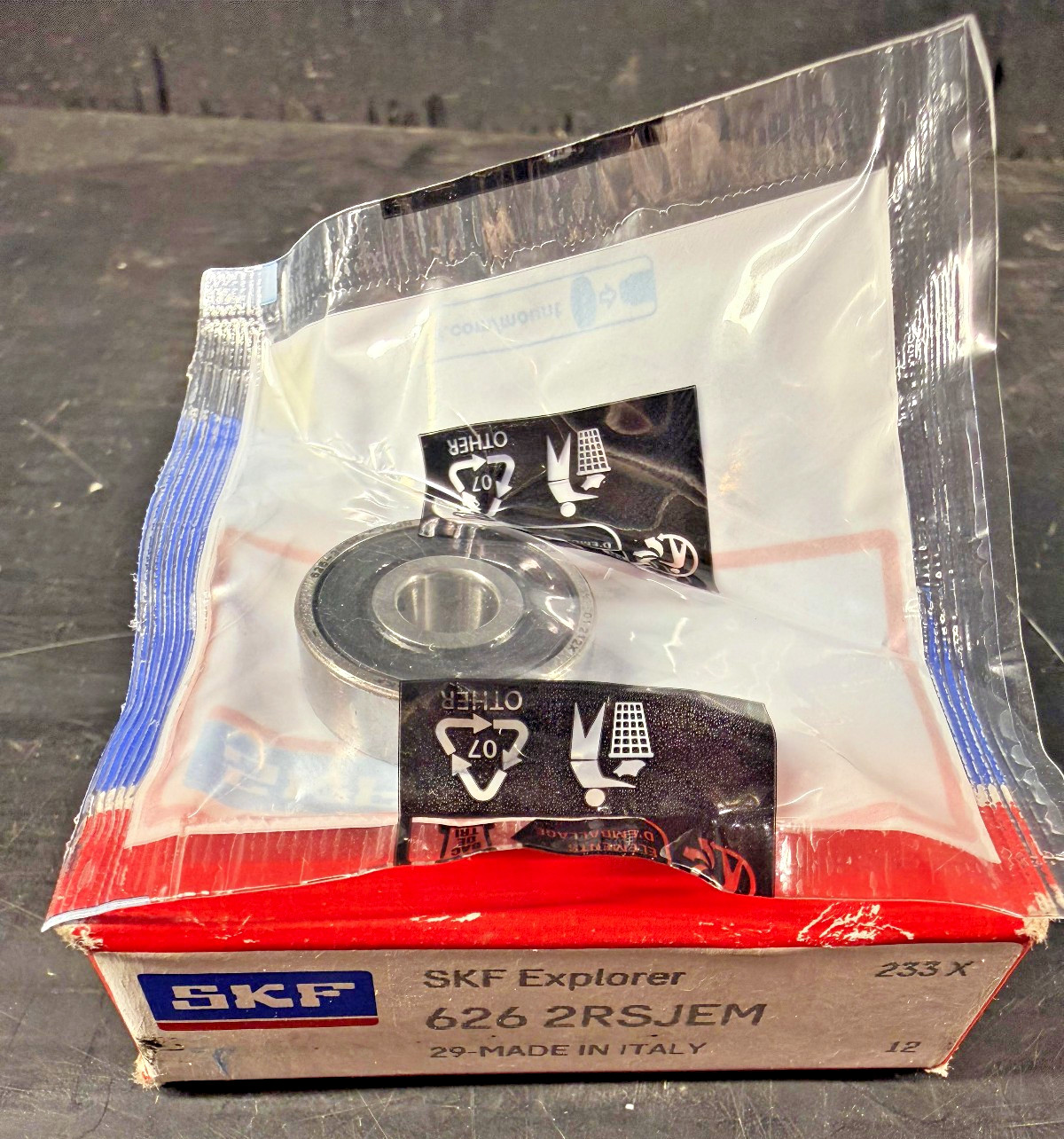 1 NEW SKF EXPLORER 626 2RSJEM DEEP RADIAL GROOVE BALL BEARING NIB *MAKE OFFER*