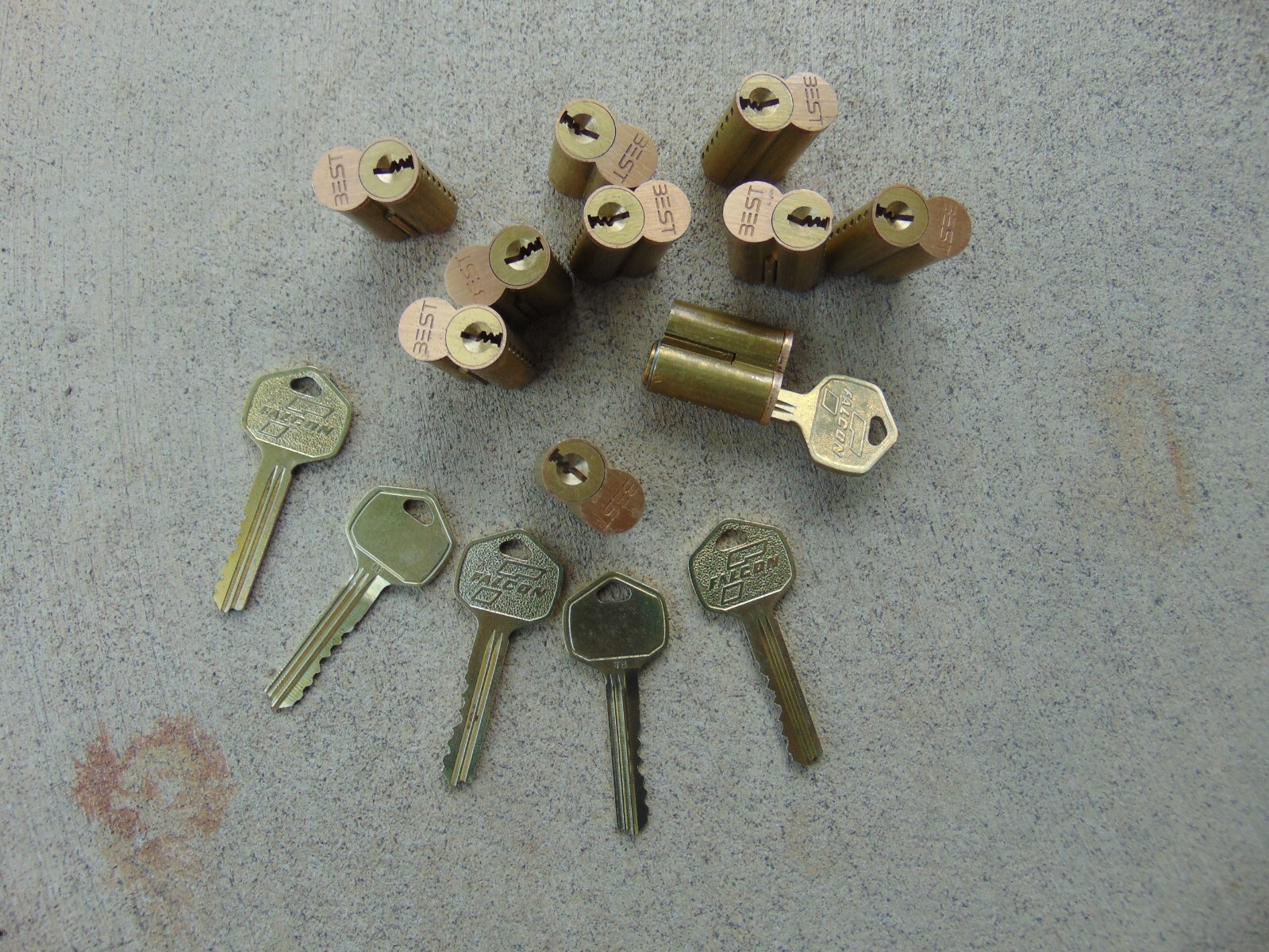 9 - BEST   TB   CORES  7 PIN WITH 1 CORE KEY AND 10 KEYS      LOCKSMITH