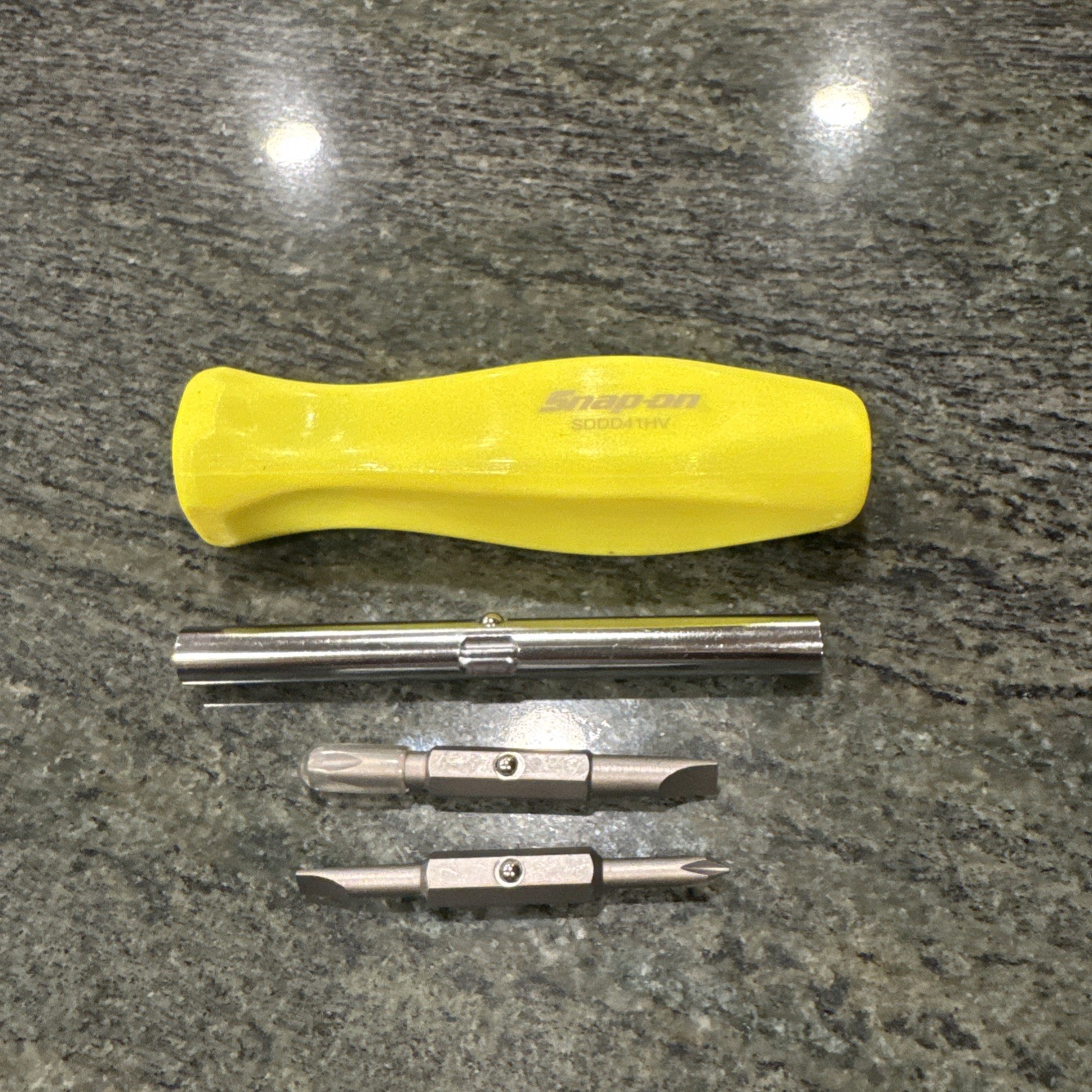 Snap-on sddd41 combination screwdriver with 4 tips.  hi viz new