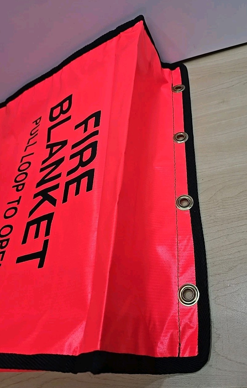 1 Vinyl Wall Mount Case Fire Blanket Quick Access Pull Emergency Bag Heavy NEW