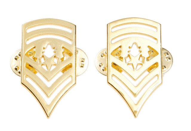 PAIR OF US ARMY COMMAND SERGEANT MAJOR RANK METAL PIN GOLD BADGE