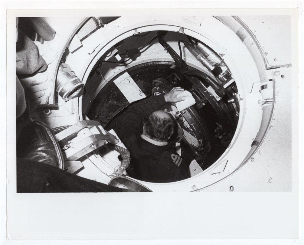 1979 View Through Hatch of DSRV-2 Avalon at Firth of Clyde Scotland 8x10 Photo