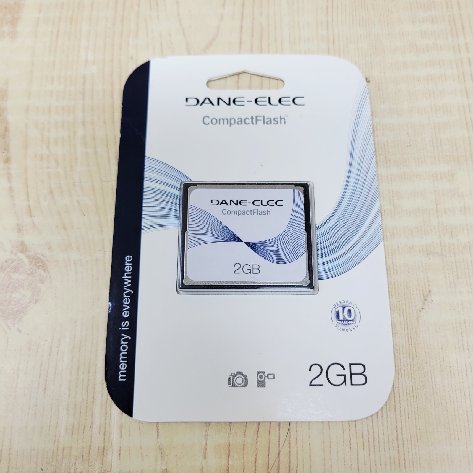 Dane-Elec 2 GB CompactFlash Memory Card DA-CF-2048-R NEW SEALED!