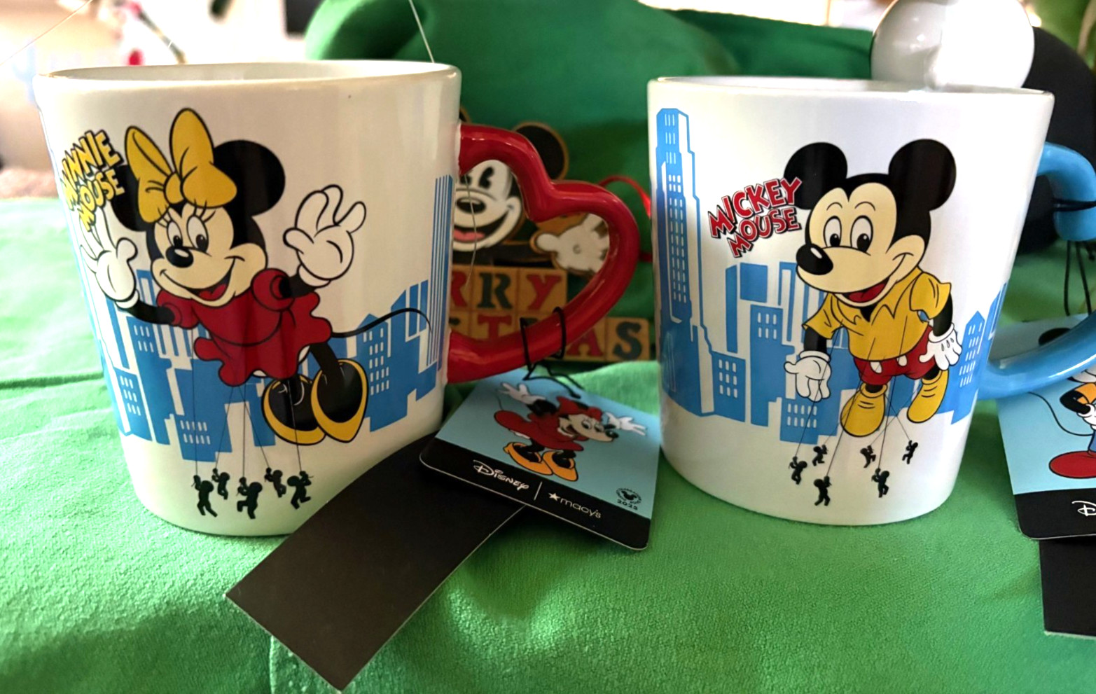2025 Mickey Mouse & Minnie Mouse set of 2 Macy's Parade Balloon Mugs 16 oz New