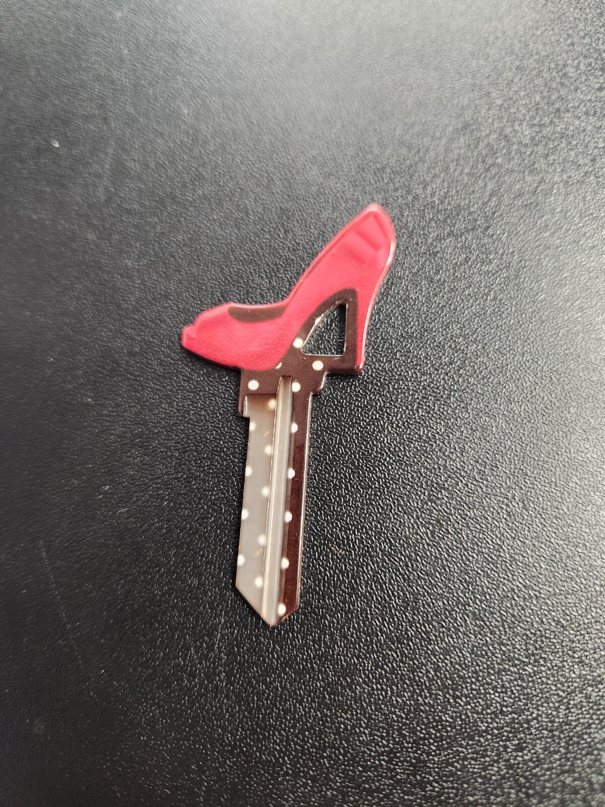 RED HIGH HEEL SHAPED KWIKSET KW1/KW10 KEYBLANK - READ DETAILS BELOW